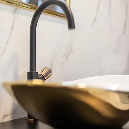 Luxury Vagabundo 2 Free Parking