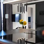 Apartament Vagabundo Beachfront Apartment 2 - Luxury - Sea Views - Free Parking *