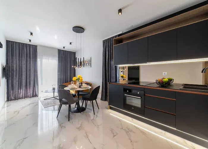 Daire Vagabundo Beachfront Apartment 2 - Luxury - Sea Views - Free Parking *