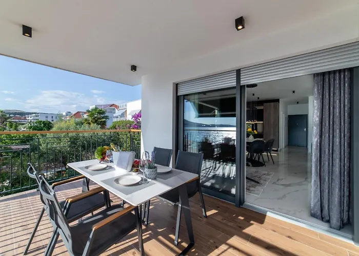 Apartment Vagabundo Beachfront Apartment 2 - Luxury - Sea Views - Free Parking *