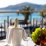 Apartmán Vagabundo Beachfront Apartment 2 - Luxury - Sea Views - Free Parking Trogir